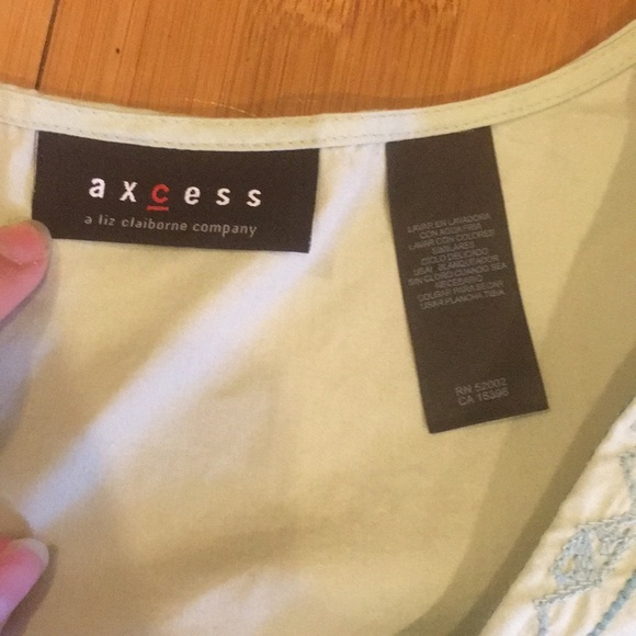 Embroidered Top - Picture 2 of 4